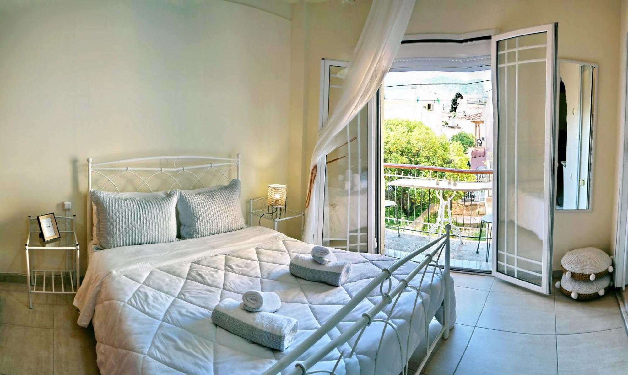 Spacious Apartment In Mytilene Ngoại thất bức ảnh