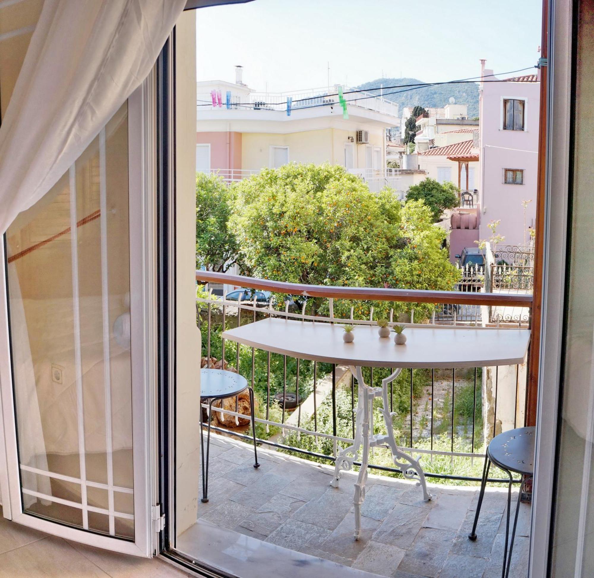 Spacious Apartment In Mytilene Ngoại thất bức ảnh